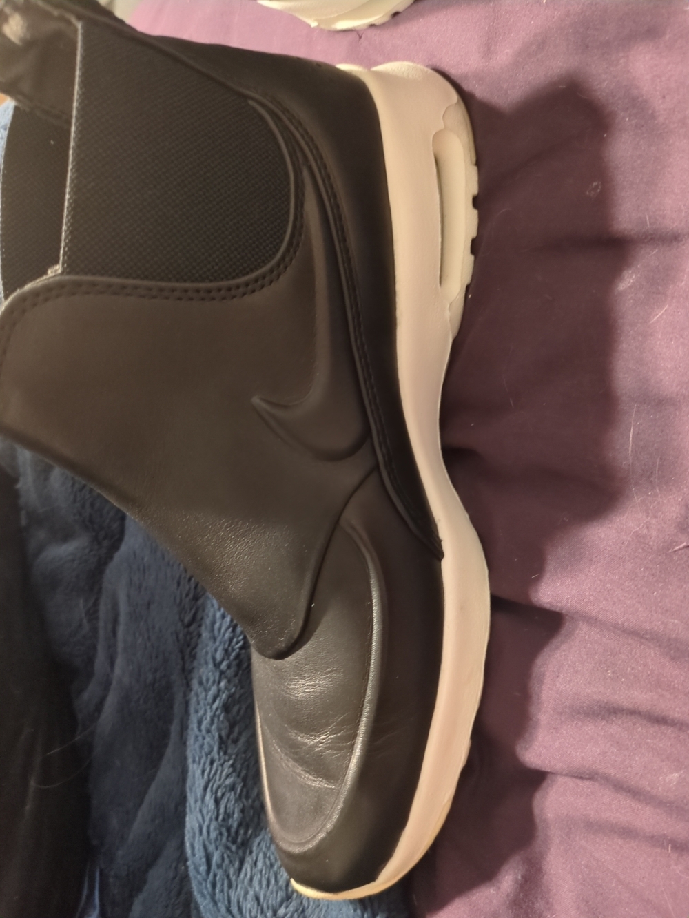 Nike Air Max Thea Mid Boots View 2